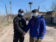 Незрозуміла жорстокість: під Києвом чоловік &laquo;жартома&raquo; розстріляв лелеку і&nbsp;викинув мертвого птаха на&nbsp;смітник