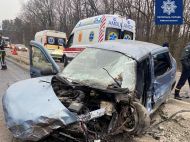 Нова ДТП на&nbsp;Одеській трасі під Києвом: зіткнулися вантажівка Mercedes-Benz і&nbsp;легковик Lada Kalina