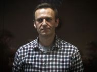 Навальный в&nbsp;одиночной камере, все руки исколоты и&nbsp;в&nbsp;синяках,&nbsp;&mdash; адвокат
