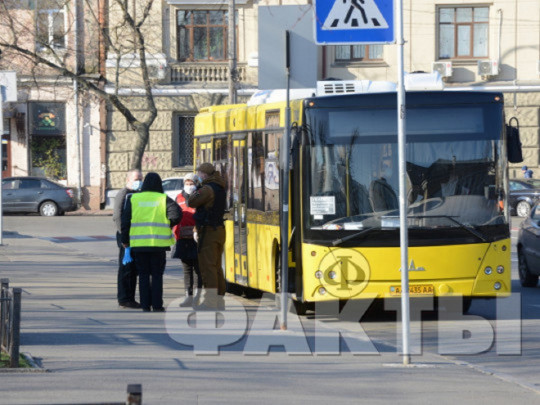 Движение транспорта в центре Киева
