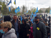 Зажадали скасування карантину: в Миколаєві учасники акції протесту увірвалися в мерію