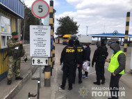 Просьба больше не&nbsp;возвращаться: из&nbsp;Украины выдворили двух российских криминальных &laquo;авторитетов&raquo;