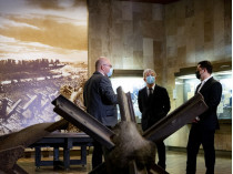 Президент Зеленський в музеї