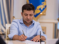 Зеленский подписал законы о&nbsp;льготном растаможивании автомобилей с&nbsp;европейскими номерами