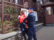 Без церемоний: активиста, протестовавшего против беспредела в&nbsp;Беларуси, жестко задержали в&nbsp;Киеве
