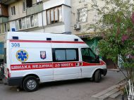 На&nbsp;волосок від загибелі: в&nbsp;Івано-Франківську 13-річна дівчинка випала з&nbsp;вікна на&nbsp;четвертому поверсі