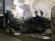 Занесло на&nbsp;зустрічну смугу: в&nbsp;Києві фура наїхала на&nbsp;легковий автомобіль і&nbsp;загорілася