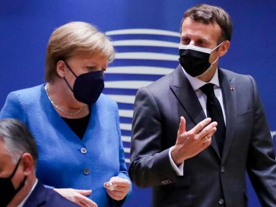 Ангела Меркель и Эммануэль Макрон на саммите в Брюсселе