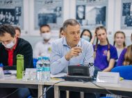 &laquo;Ілюзія спальні&raquo;: Кулеба пояснив, чому підлітки в&nbsp;інтернеті почуваються більш захищеними