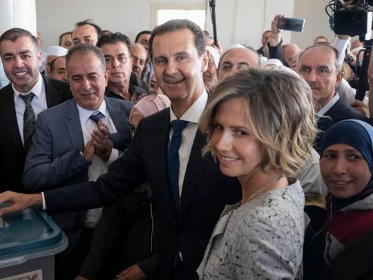 Башар Асад на избирательном участке