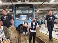 Два самых сильных человека Украины установили рекорд по&nbsp;&laquo;перетягиванию&raquo; поезда метро