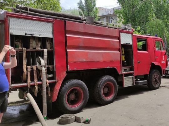 Вибух в житловому будинку в Одесі: у вікнах повилітали шибки і почалася пожежа