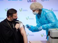 До&nbsp;колективного імунітету далеко: названо число українців, щеплених від коронавірусу