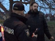 &laquo;Бандерівець ти, хохол! Я&nbsp;тебе на&nbsp;коліна поставлю!&raquo;: На&nbsp;Буковині розгорівся скандал через п'яного священика