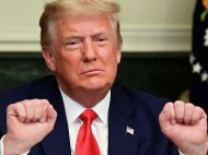 Facebook на&nbsp;два роки &laquo;забанив&raquo; акаунти Трампа: екс-президент заявив про цензуру