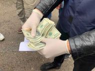 Вимагав гроші за&nbsp;ухилення від служби: під Тернополем на&nbsp;хабарі затримали воєнкома