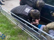 Охоронець ТРЦ в&nbsp;Києві намагався продати зброю і&nbsp;боєприпаси з&nbsp;зони ООС