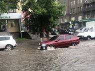 Сильна злива у&nbsp;Харкові: підтоплені магазини та&nbsp;житлові будинки