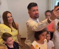 &laquo;Мурата шкода&raquo;: батька дочки Лорак, який отримав тортом в&nbsp;обличчя, не&nbsp;привітали з&nbsp;днем народження