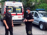 Люди равнодушно проходили мимо: в&nbsp;Мариуполе копы спасли запутавшегося в&nbsp;бельевых веревках самоубийцу