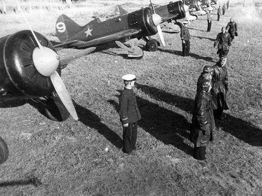 «СССР у госграницы сконцентрировал в 10 раз больше самолетов, чем было вообще у Германии и ее союзников»