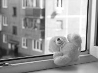 Трагедия в Киеве: из окна на седьмом этаже выпал двухлетний малыш