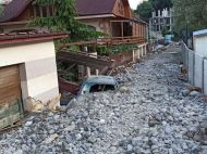 Передмістя Ялти засипало будівельними відходами: вражаючі фото