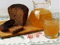 Идеален в адскую жару: рецепт кваса на бородинском хлебе от Евгения Клопотенко
