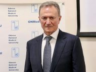 &laquo;Ви&nbsp;обрали складну професію, але вона варта всіх зусиль&raquo;,&nbsp;&mdash; Валерій Запорожан привітав 1084 випускників ОНМедУ