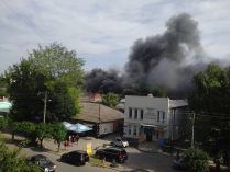  7 пожарных подразделений из Харькова и эвакуация людей: что известно о масштабном пожаре в Чугуеве