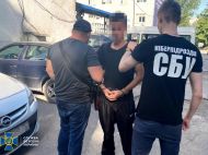 Почти на&nbsp;миллион долларов: задержали афериста из&nbsp;Молдовы, который обманул пенсионеров и&nbsp;родителей больных детей