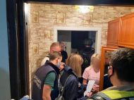 Затримали двох недбайливих матерів, які заробляли на&nbsp;дитячому порно за&nbsp;участю доньок