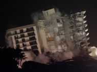 Багатоповерхівка у&nbsp;Флориді: частину будинку, що&nbsp;обвалився, довелося підірвати