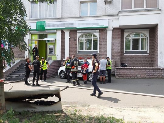 Ограбление банка в Киеве: первые подробности от полиции, фото и видео