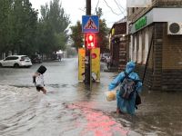 Потужна злива накрила Бердянськ: знеструмлене місто йде під воду, є перші жертви (фото, відео)
