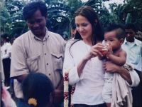 Анджелина Джоли с маленьким Мэддоксом