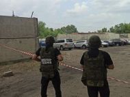 Виявлено невідомий предмет з&nbsp;дротами різного кольору: у&nbsp;Луганській області замінували автомобіль співробітника СБУ
