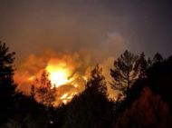 Пожежі в&nbsp;Туреччині підбираються до&nbsp;популярних курортів (карта поширення вогню)
