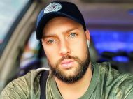 Кидався кросівками і&nbsp;матюкався: шанувальники обурені поведінкою Олега Кензова на&nbsp;концерті