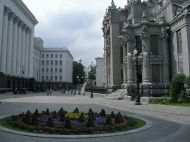 НП&nbsp;біля Офісу президента України: поліція перевіряє підозрілий предмет