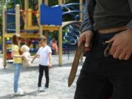 Показував дітям геніталії, але залишився на&nbsp;волі: у&nbsp;Дніпрі педофіл написав заяву на&nbsp;громадян, які його затримали