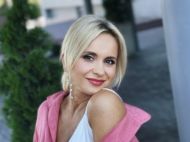 Чарівна русалонька: Лілія Ребрик з&nbsp;травмованою ногою показала струнку фігуру у&nbsp;купальнику