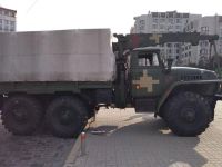 Военный грузовик без тормозов разбил несколько авто в центре Киева: первые подробности и фото с места ЧП