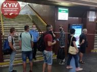 Виявлений підозрілий предмет: в&nbsp;метро Києва закрита пересадка між двома важливими станціями