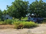 Заманював солодощами та&nbsp;знімав оголеними: під Миколаєвом чоловік розбещував малолітніх дітей