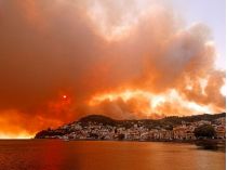 Пожар на греческом острове Эвбея