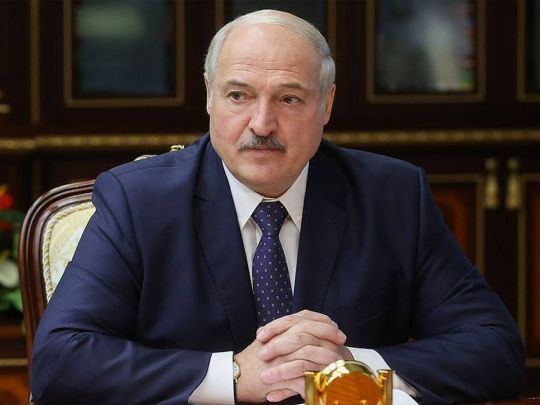 Лукашенко заявив, що легко зміг би «поставити Україну на коліна»