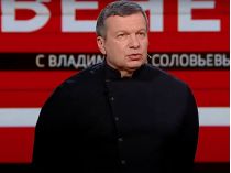 Скандалист Панин предложил 500 долларов за плевок в лицо кремлевского пропагандиста Соловьева: тот ответил