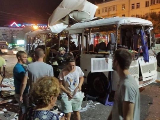 У російському Воронежі вибухнув автобус: що відомо про постраждалих