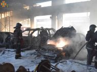 Масштабна пожежа на&nbsp;Одеському НПЗ: згоріли шість автомобілів